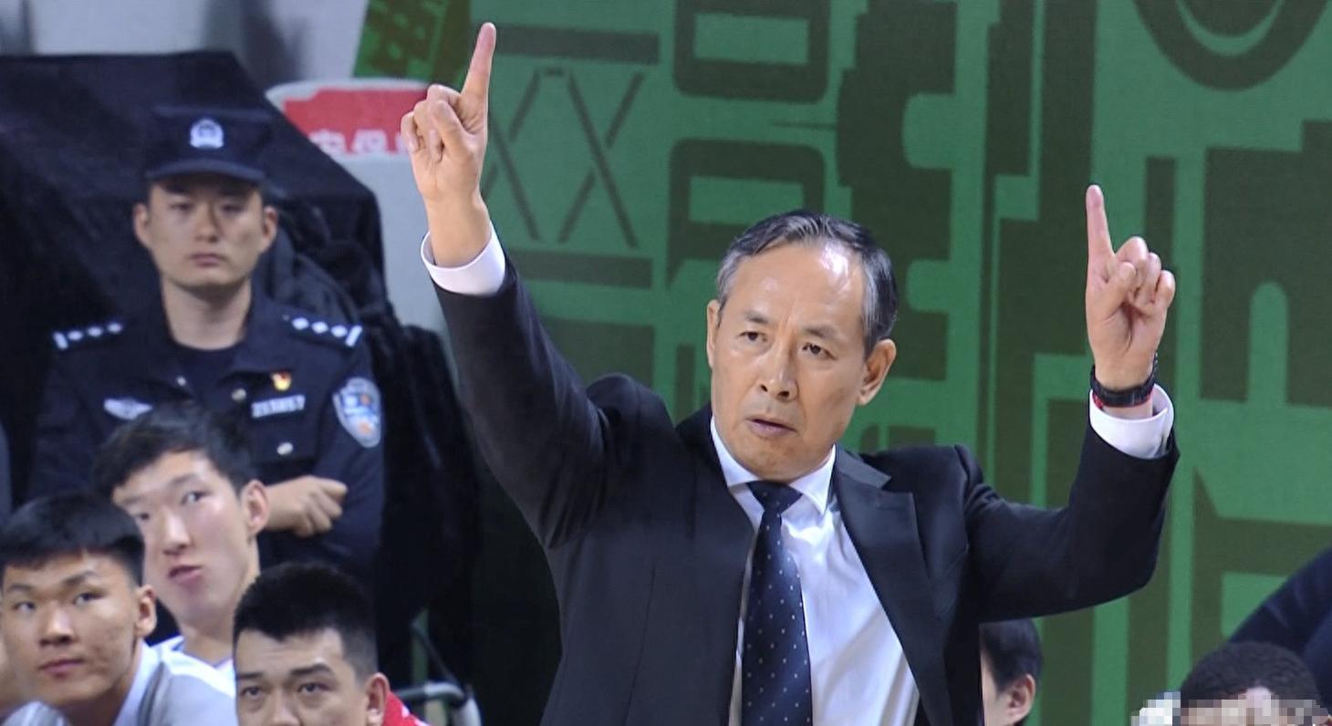 乐鱼体育-三连胜！许利民表扬一人：对我们作用特别大，为他的好状态而高兴